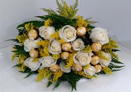 Bouquet Doce Romance com 12 Rosas Brancas 